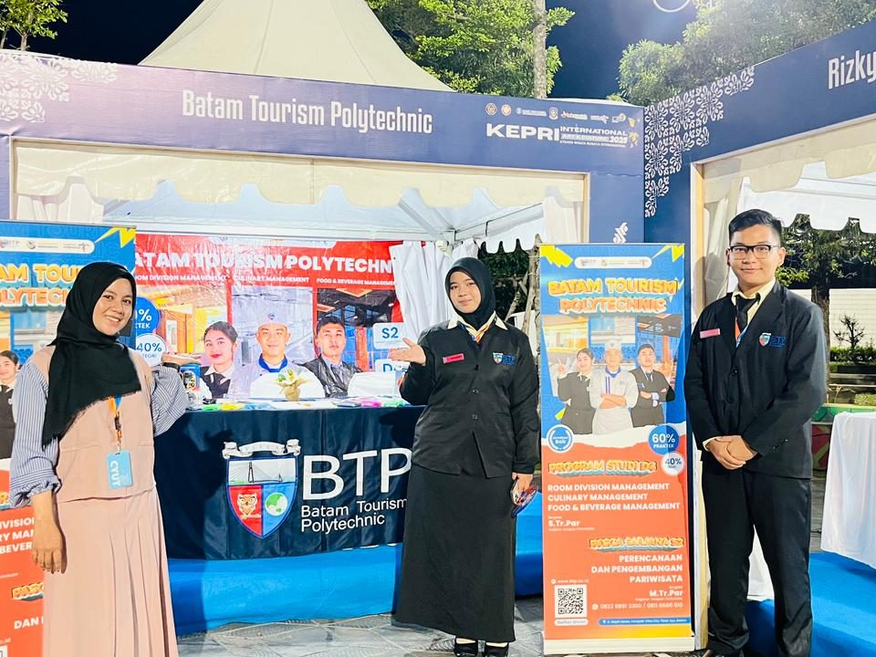 Perkuat Jejaring Global, Politeknik Pariwisata Batam Ramaikan Kepri Art & Culture International Festival 2025 Perkuat Jejaring Global, Politeknik Pariwisata Batam Ramaikan Kepri Art & Culture International Festival 2025